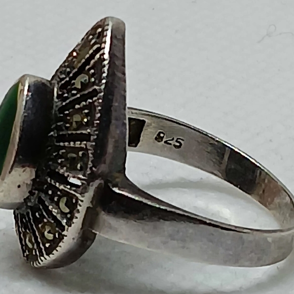 Vintage Green Chrysoprase Marcasite Pear Shaped .925 Sterling Silver Size 7-7.25 - Picture 3 of 4